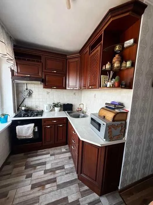 • Світла 1-кімнатна квартира Харківське шосе, 21 метро Харкі