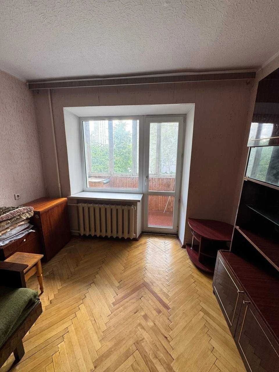2-кімнатна 48 м² поверх - 3, цегляний будинок, газ, світло н
