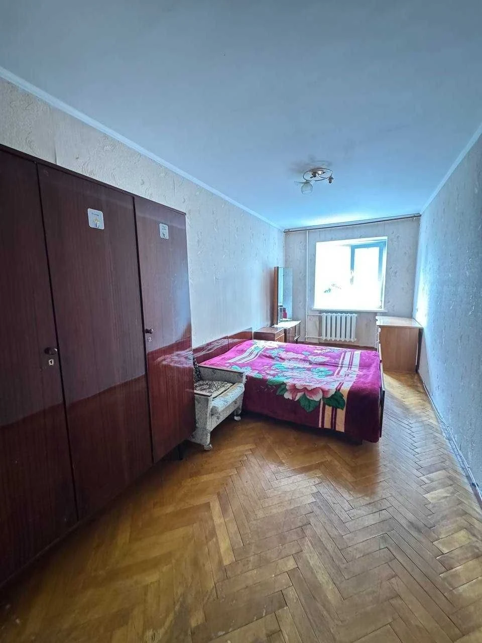2-кімнатна 48 м² поверх - 3, цегляний будинок, газ, світло н