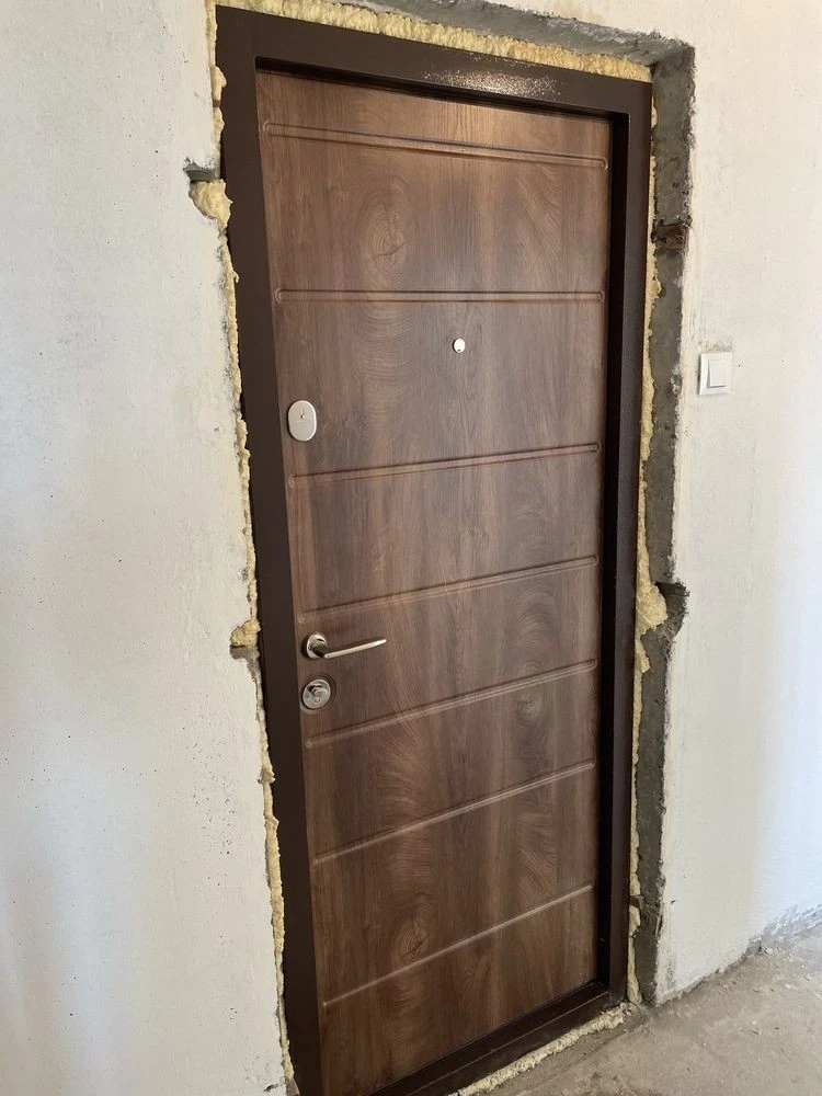 Продаж 2-кімнатної квартири з панорамою на озеро