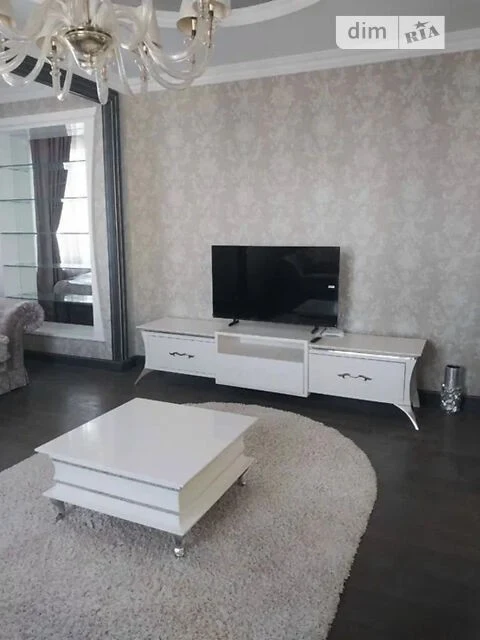 Sale of 3-room apartment 100 sq. m on Dmytrivska Street 82 • ID 346