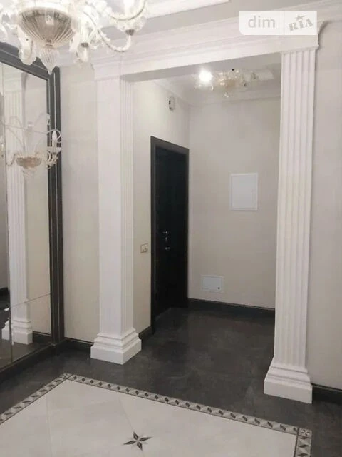 Sale of 3-room apartment 100 sq. m on Dmytrivska Street 82 • ID 346