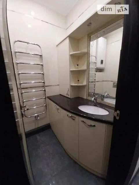 Sale of 3-room apartment 100 sq. m on Dmytrivska Street 82 • ID 346
