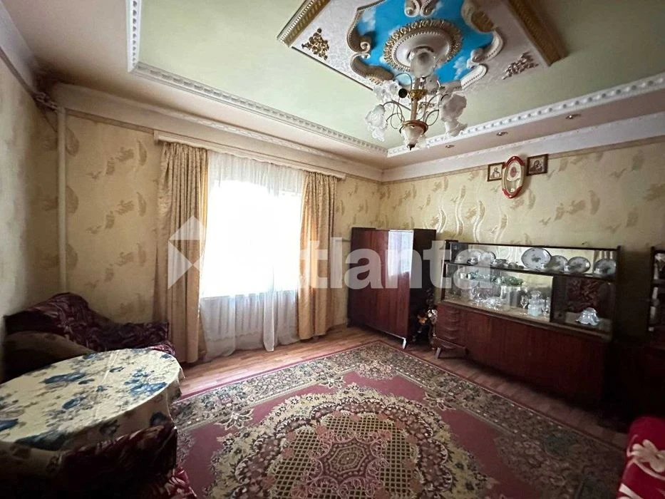 Дом для 2 семей! 2 автономных этажа + гараж, район ул. Малин