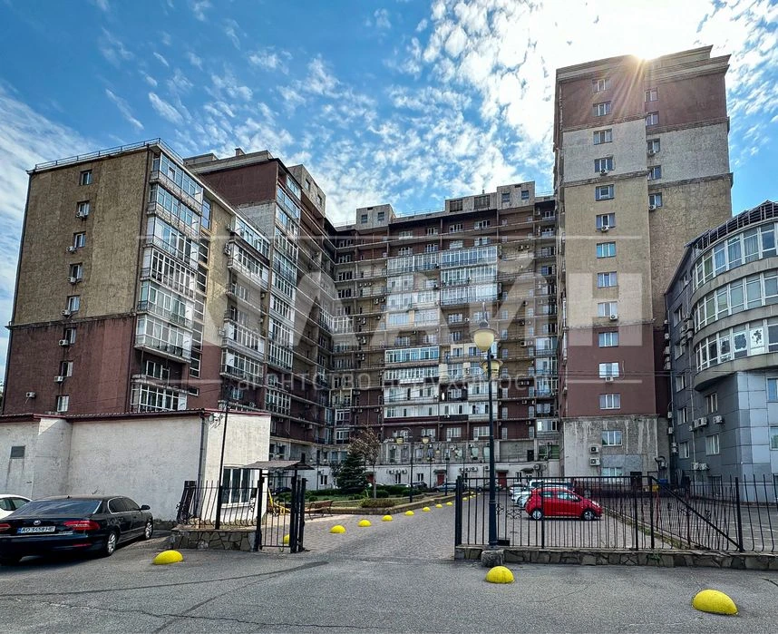 The lowest price for 200 m2 with a panoramic view