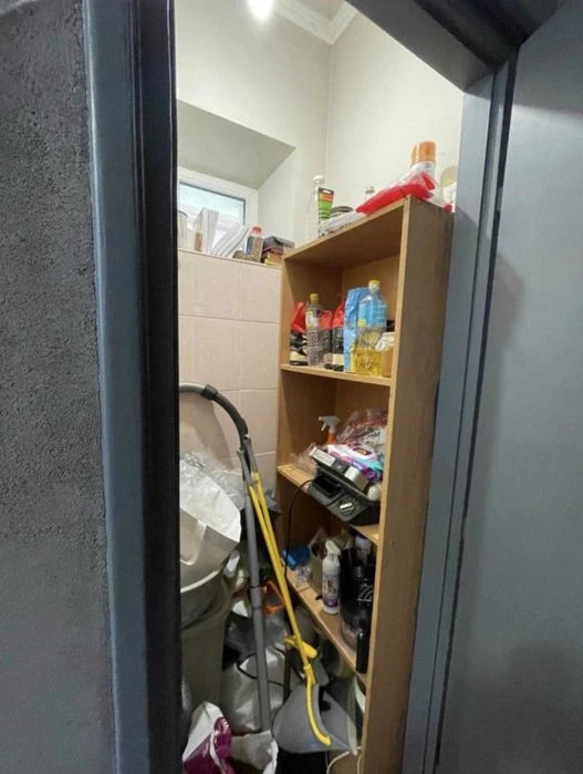 Продається 3 кімнатна , особнячого типу , ремонт, Херсонська