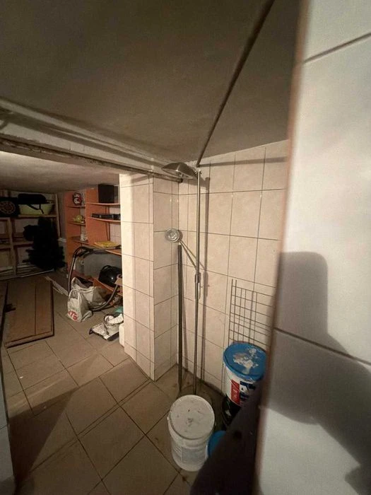 Продається 3 кімнатна , особнячого типу , ремонт, Херсонська