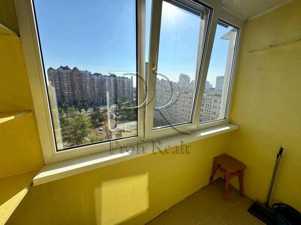 Квартира. Київ, Володимира Івасюка просп. (Героїв Сталінград