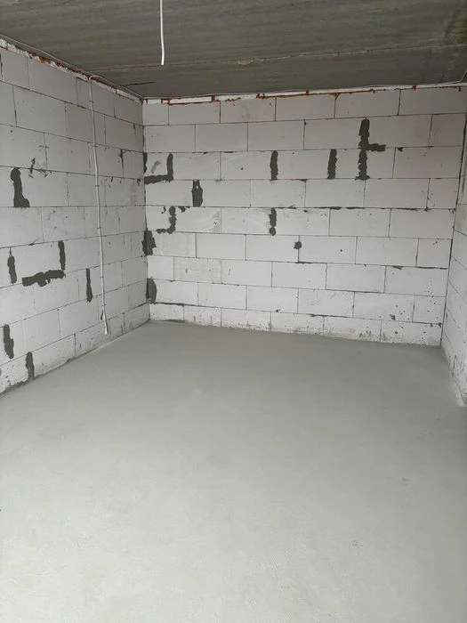 (3) I will sell a 2-room apartment in the Old Town, Avto district