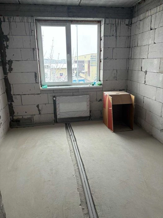 (3) I will sell a 2-room apartment in the Old Town, Avto district