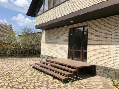 For sale a large house in the city center, 8387