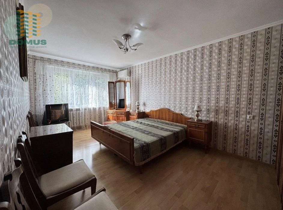 Продам 3 комн Таирова. просп. Небесной Сотни. Лучшая цена! М