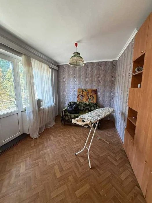 5-кімн квартира Двостороння ГАЗ Комора  Балкон Поруч школа,