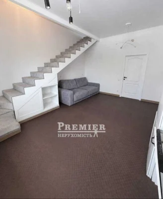 4-кімнатна квартира 100 м² біля Золотого Берега, ремонт