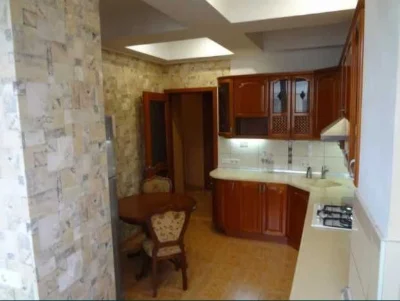 Продам 2к квартиру 72м2, Центр, метро Майдан Конституции, ра