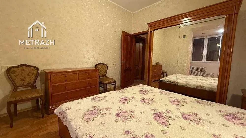 Продам 2к квартиру 72м2, Центр, метро Майдан Конституции, ра