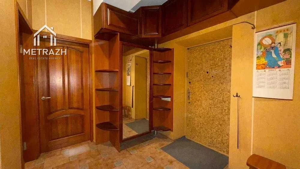 Продам 2к квартиру 72м2, Центр, метро Майдан Конституции, ра