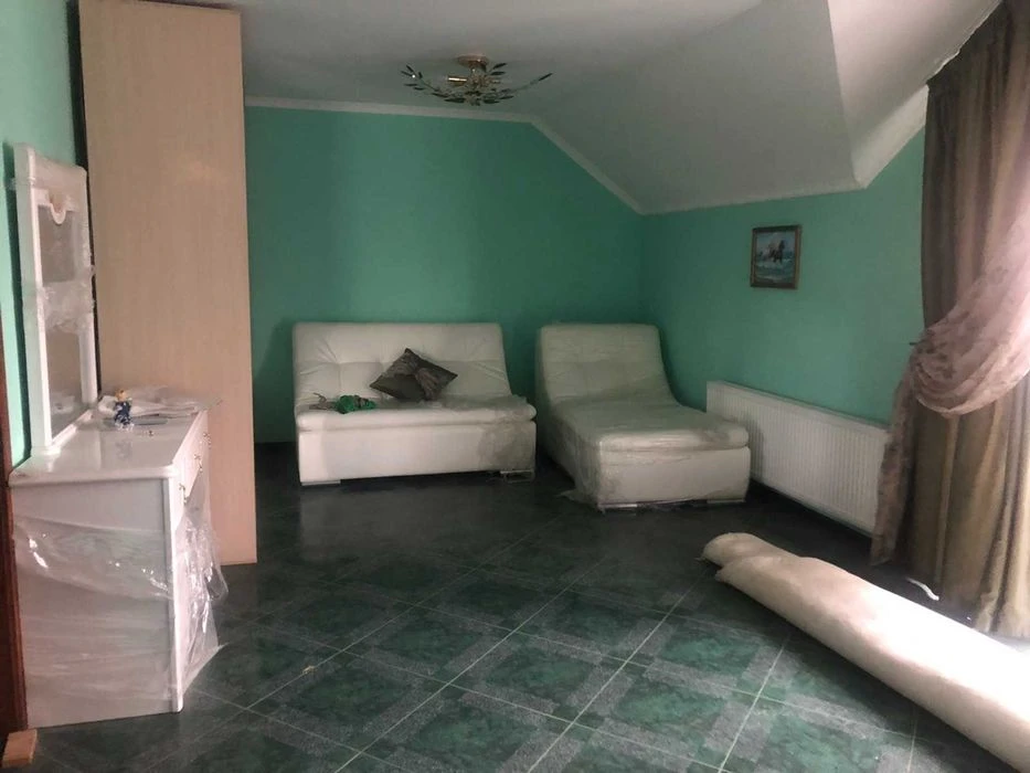 For sale a large house in the city center, 8387