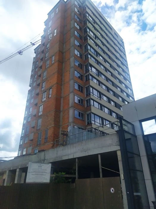 Продається 1 кім квартира вул .Очеретяна