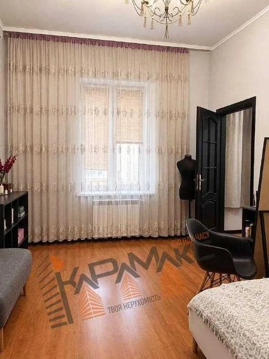 Продаж 2-кімнатної квартири в центрі Львова (пл. Івана Франк