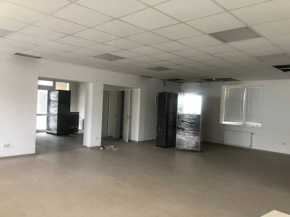 For sale a large house in the city center, 8387