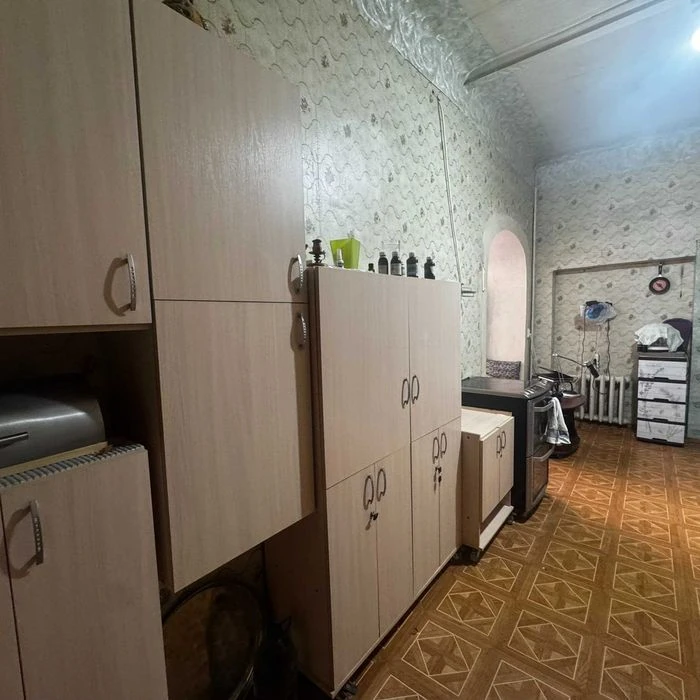 For sale spacious 3-room apartment 93 m² in the historical center, near