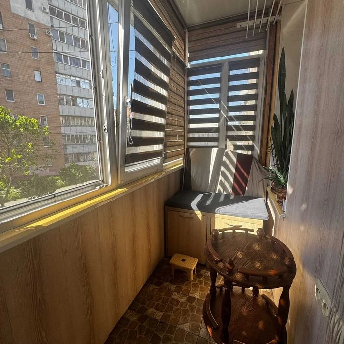 For sale spacious 3-room apartment 93 m² in the historical center, near