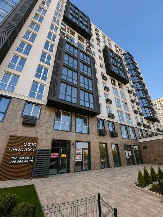 Продам 3-к квартиру с ремонтом в ЖК Янтарный