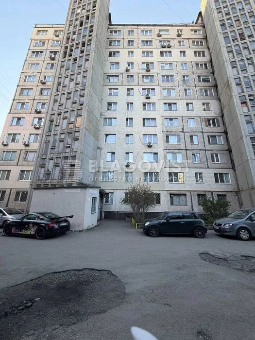 Топ! Локація Продаж.2-кім квартири вул.І.Дзюба 2-Б Святошинс