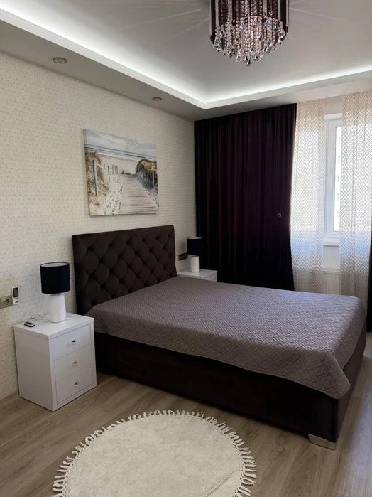 Продам 2-кімнатну квартиру з ремонтом на Марсельській