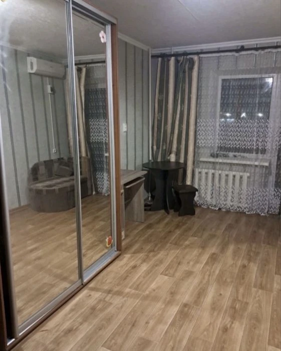 Продається 1-кімнатна квартира район Космос, вул. Космічна