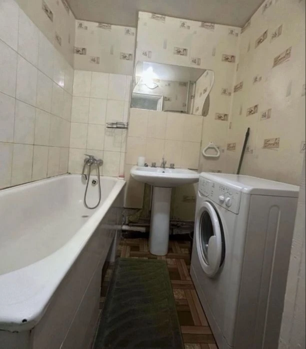 Продається 1-кімнатна квартира район Космос, вул. Космічна