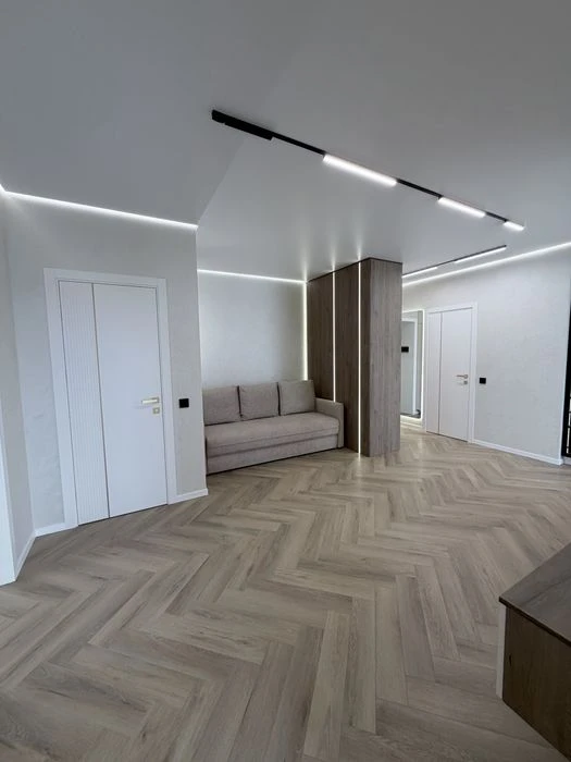 Продаж квартири  3 спальні + велика кухня-вітальня ,Квартира