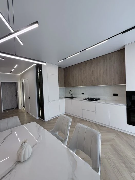 Продаж квартири  3 спальні + велика кухня-вітальня ,Квартира