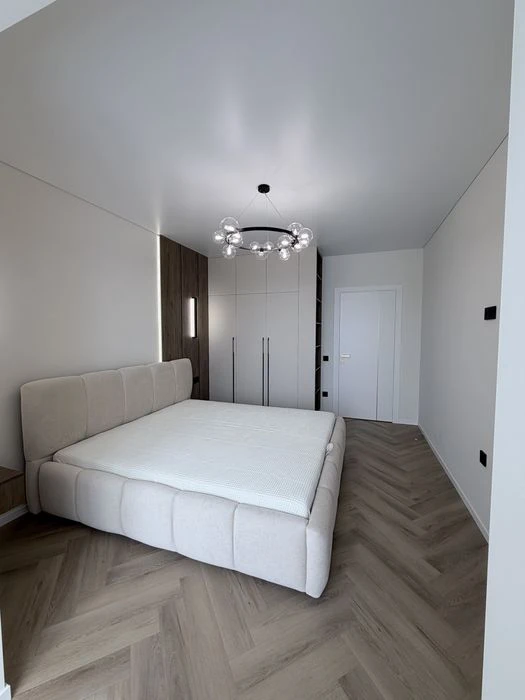 Продаж квартири  3 спальні + велика кухня-вітальня ,Квартира