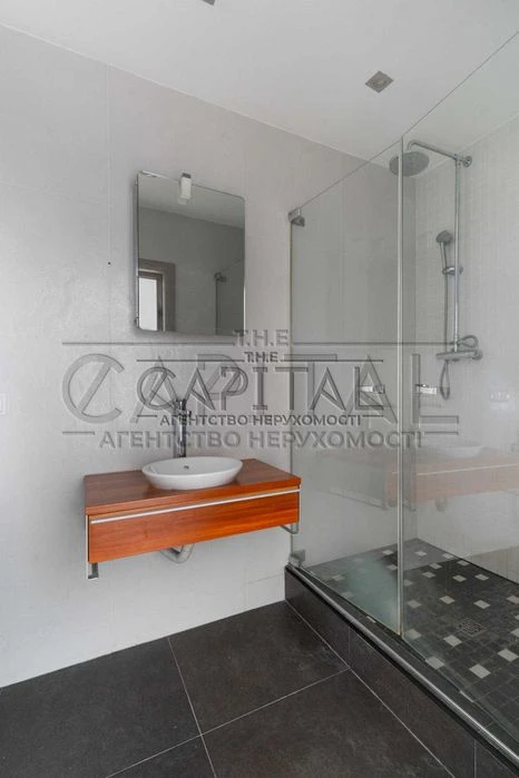 Продаж 4 кімнатної квартири ЖК Корона 140 кв.м.