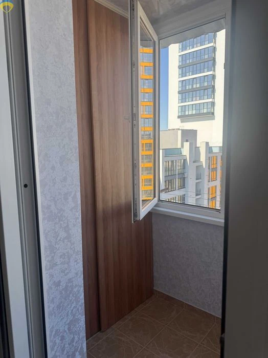 Продам 3 комнатную квартиру с ремонтом в новом сданном доме