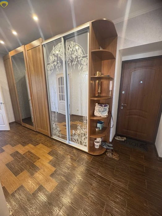 Продам 3 комнатную квартиру с ремонтом в новом сданном доме