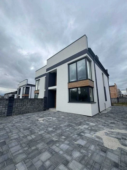 Продаж котеджу у Рівному, 108 м², 3,3 сотки, ГАЗ, 15 кВт, мі