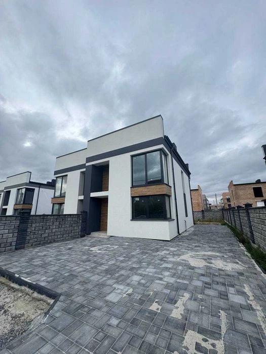 Продаж котеджу у Рівному, 108 м², 3,3 сотки, ГАЗ, 15 кВт, мі