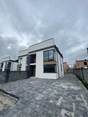 Продаж котеджу у Рівному, 108 м², 3,3 сотки, ГАЗ, 15 кВт, мі