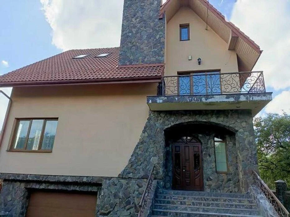 Продається 2 поверховий будинок з дизайнерським ремонтом і з