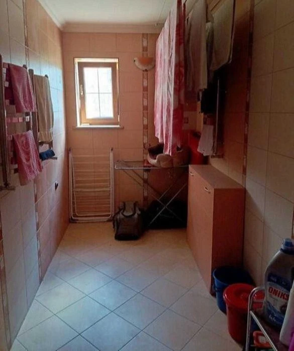 Продається 2 поверховий будинок з дизайнерським ремонтом і з
