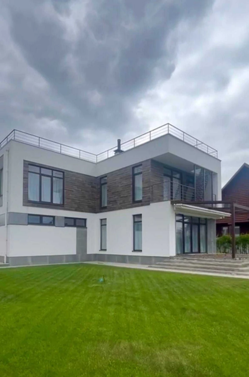 Продаж будинку в з ремонтом та технікою в чудовому місці Осо