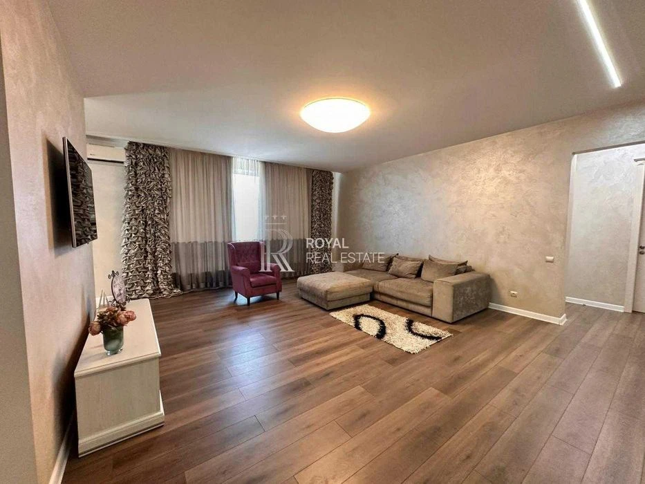 Продаж сучасна 3-кімнатна квартира 120 м2 ЖК Парк-холл Горьк