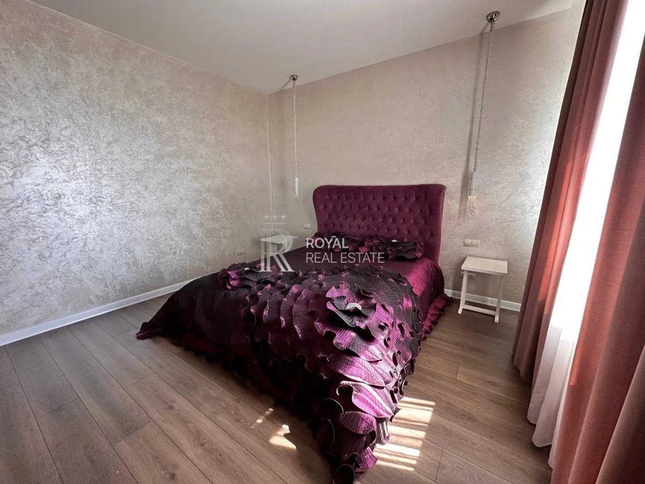 Продаж сучасна 3-кімнатна квартира 120 м2 ЖК Парк-холл Горьк