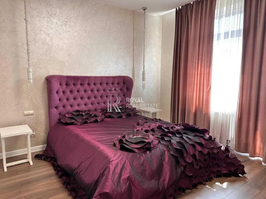 Продаж сучасна 3-кімнатна квартира 120 м2 ЖК Парк-холл Горьк