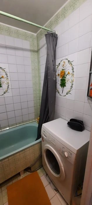 1-room apartment in the very center of Kyiv, Yaroslaviv Val St., 21d