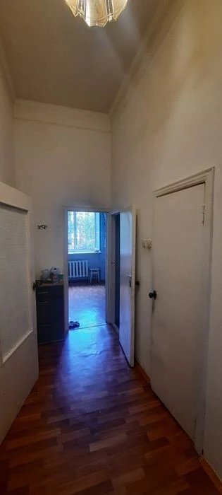 1-room apartment in the very center of Kyiv, Yaroslaviv Val St., 21d