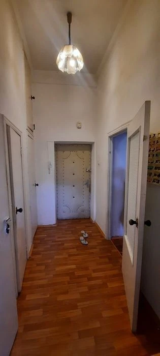1-room apartment in the very center of Kyiv, Yaroslaviv Val St., 21d